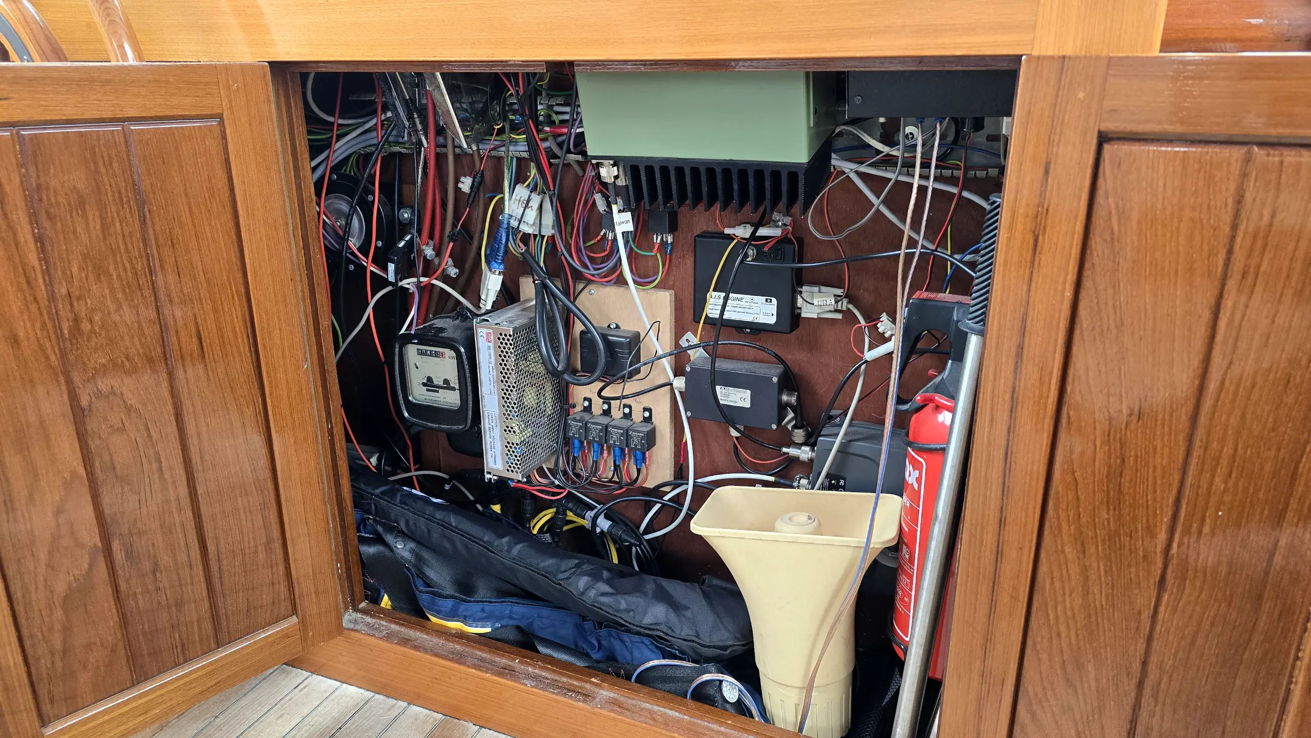 motorbaad-super-van-craft-1380 (21) super van craft 1380 for sale