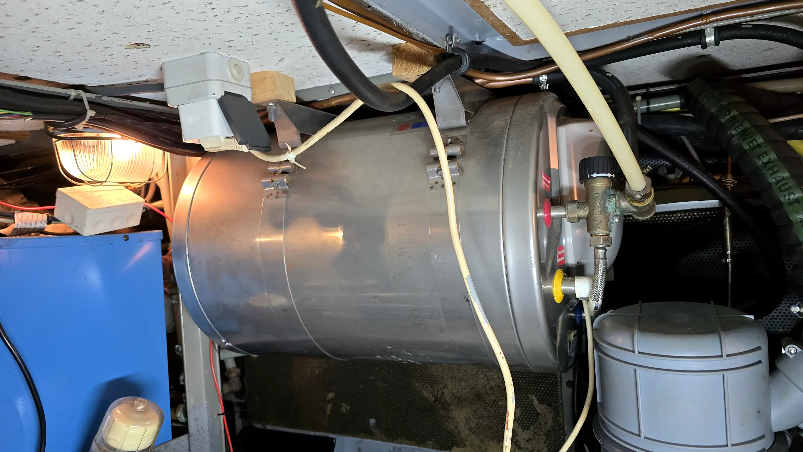 motorbaad-super-van-craft-1380 (37) super van craft 1380 for sale