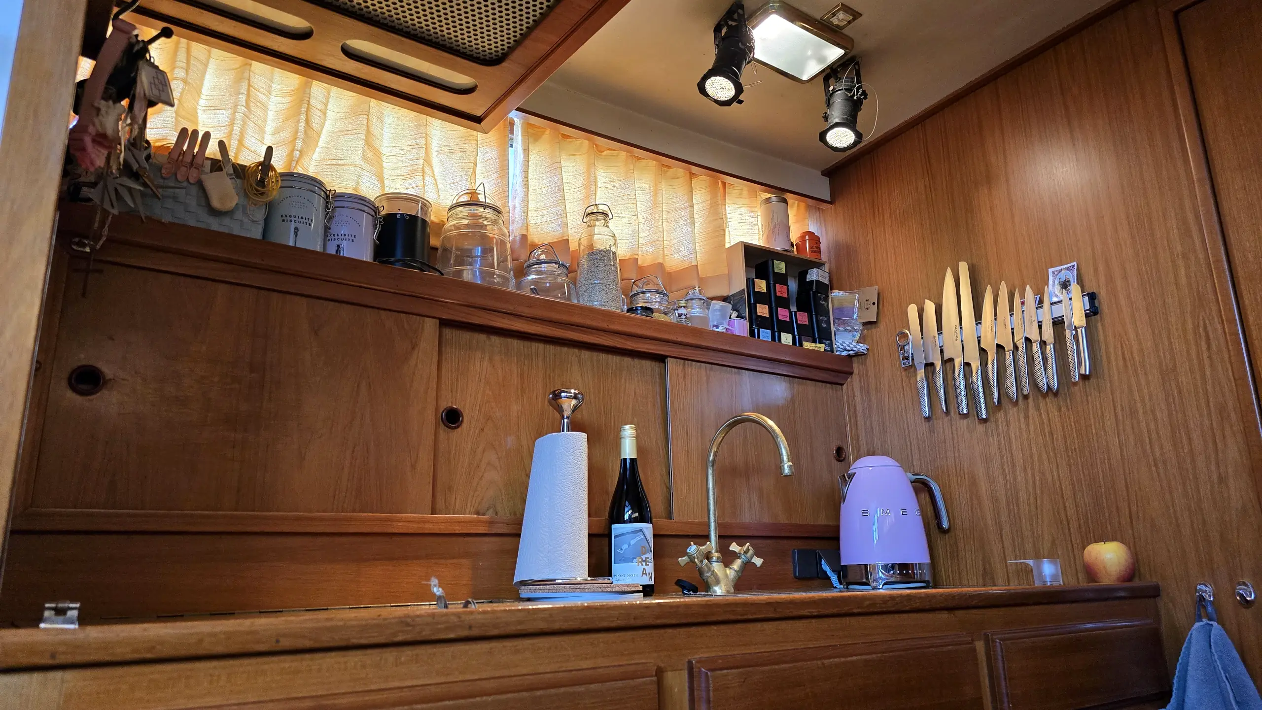 motorbaad-super-van-craft-1380 (57) super van craft 1380 for sale